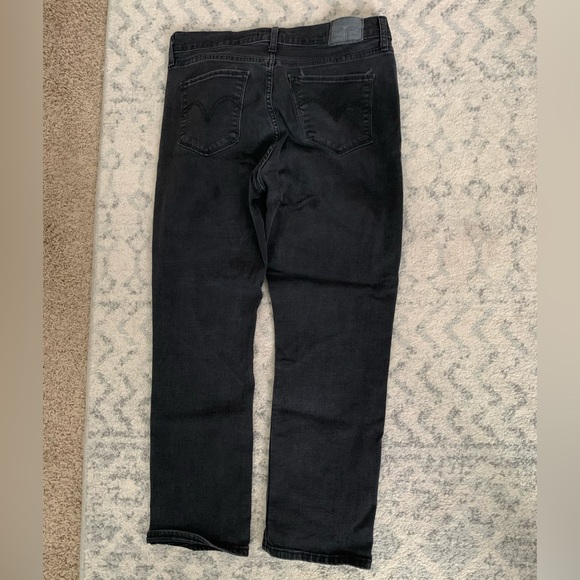 Levi’s Classic Straight Jeans - Picture 3 of 5